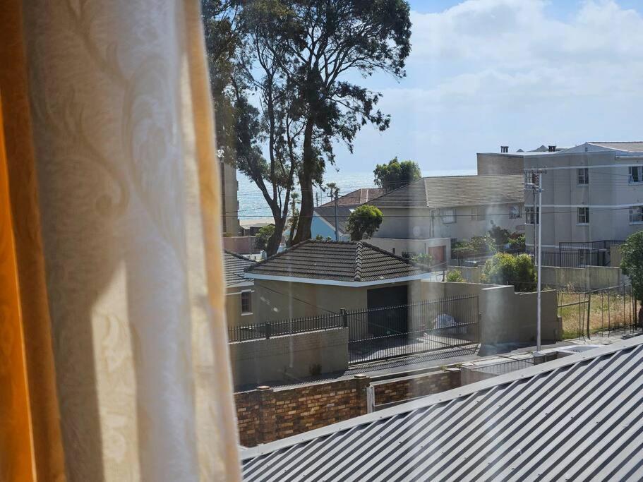 Strand Beach Apartment Cape Town Exterior photo
